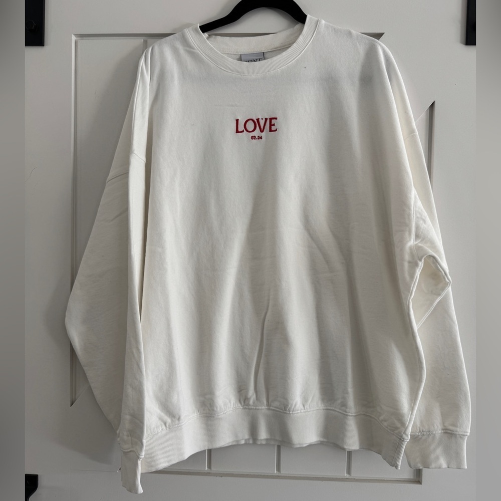 Sent White Sweatshirt with Red 'LOVE' Embroidery Size Large Oversized